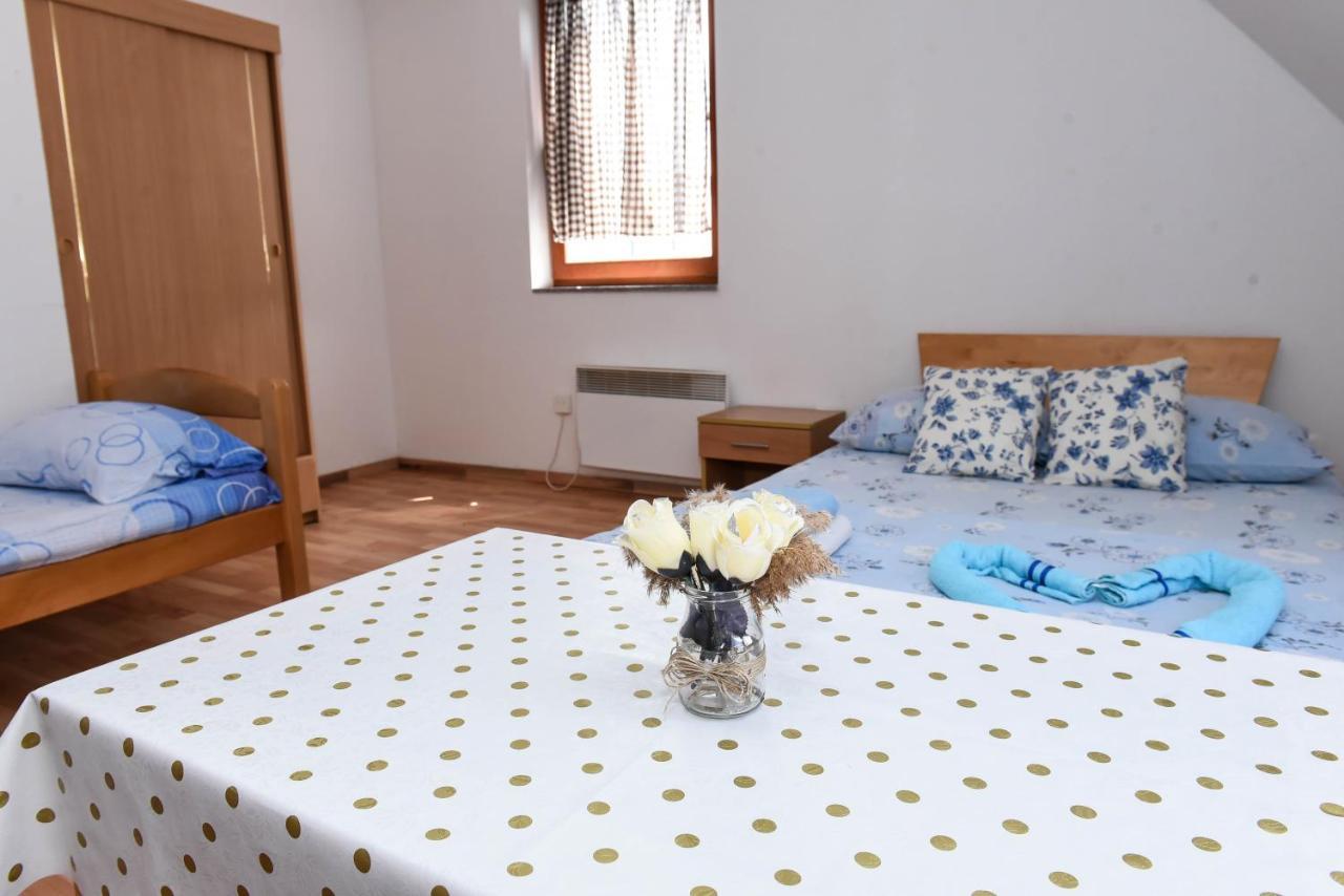 Sobe Sa Kupatilom Jajce Extérieur photo