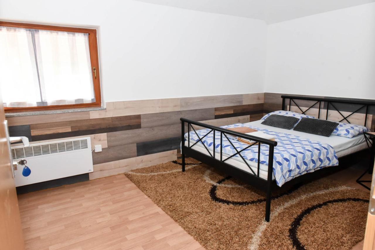 Sobe Sa Kupatilom Jajce Extérieur photo