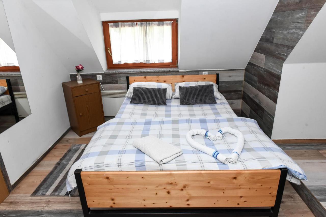 Sobe Sa Kupatilom Jajce Extérieur photo