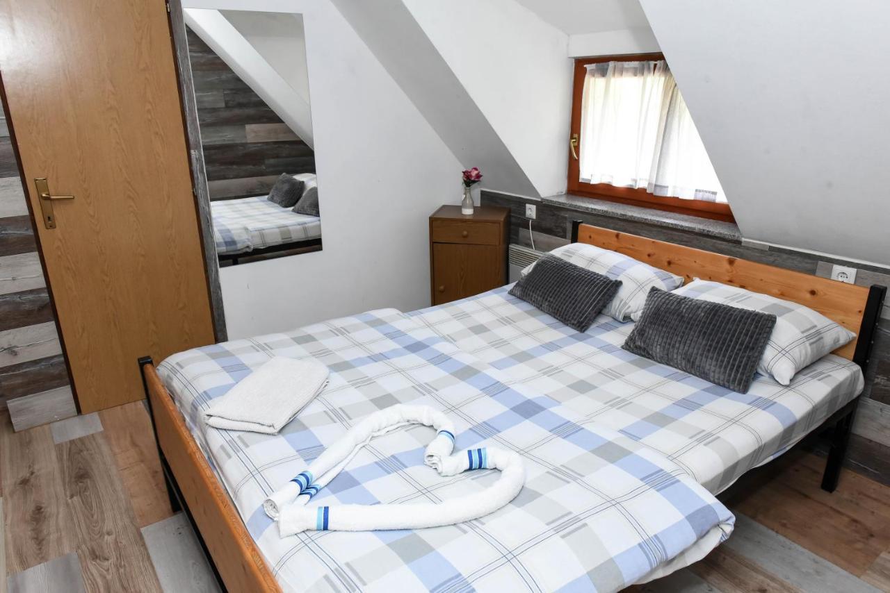 Sobe Sa Kupatilom Jajce Extérieur photo