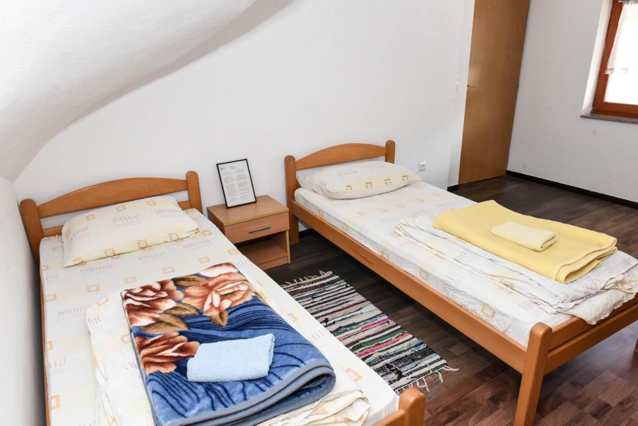 Sobe Sa Kupatilom Jajce Extérieur photo