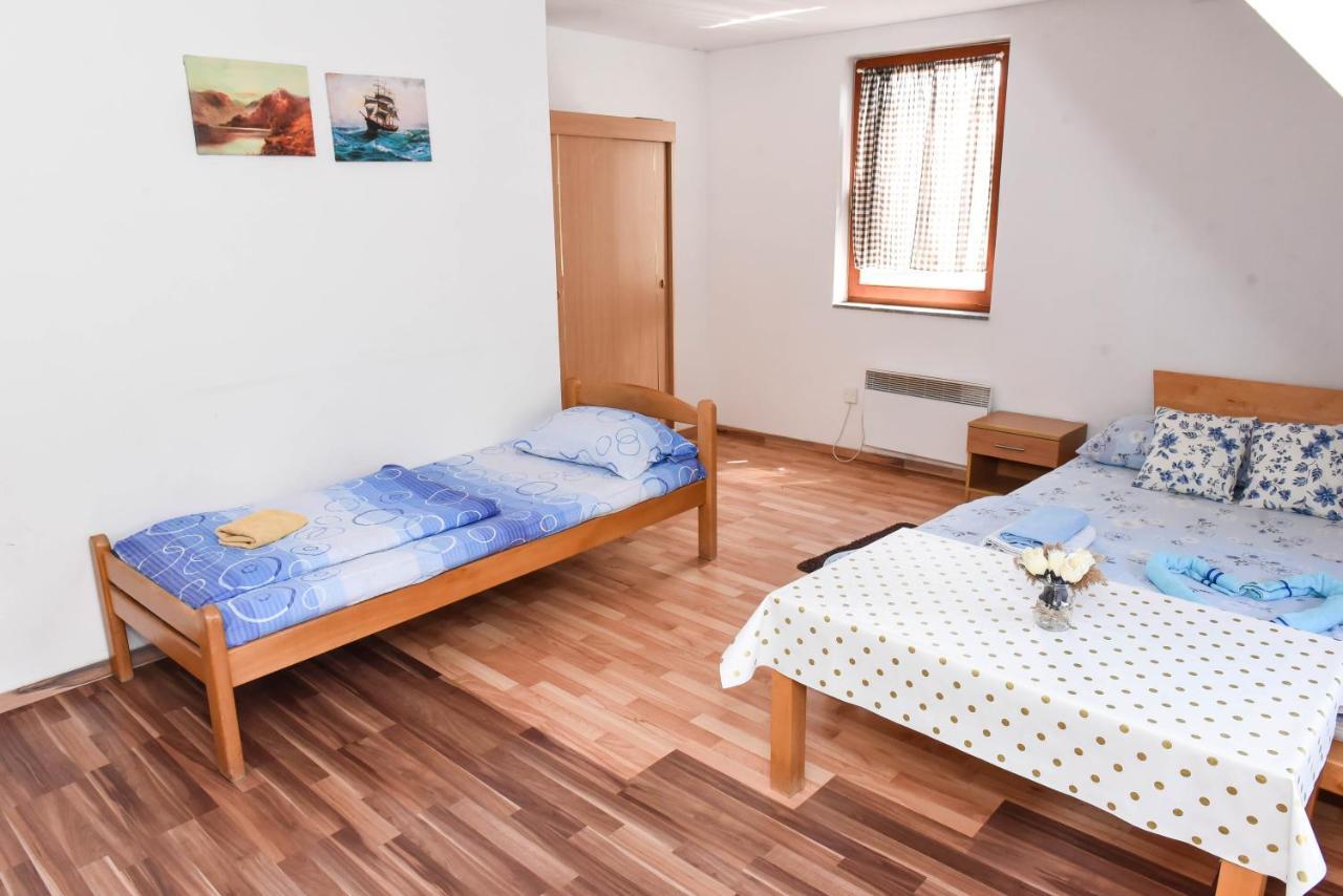 Sobe Sa Kupatilom Jajce Extérieur photo