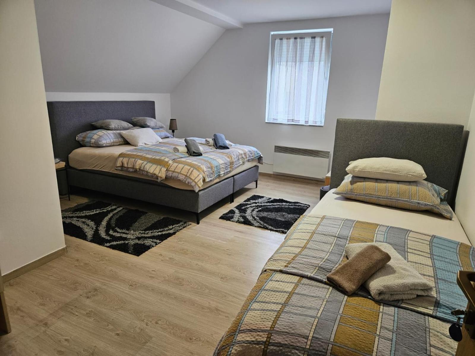 Sobe Sa Kupatilom Jajce Chambre photo