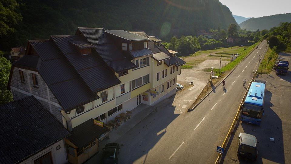Sobe Sa Kupatilom Jajce Extérieur photo