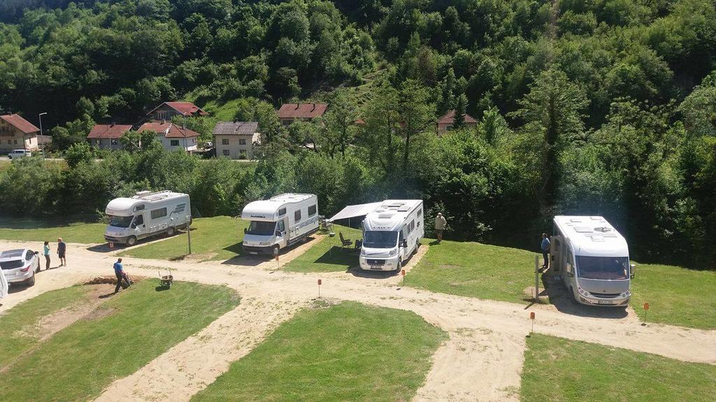 Sobe Sa Kupatilom Jajce Extérieur photo