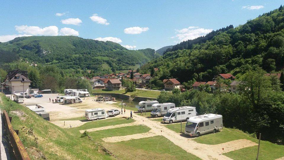 Sobe Sa Kupatilom Jajce Extérieur photo
