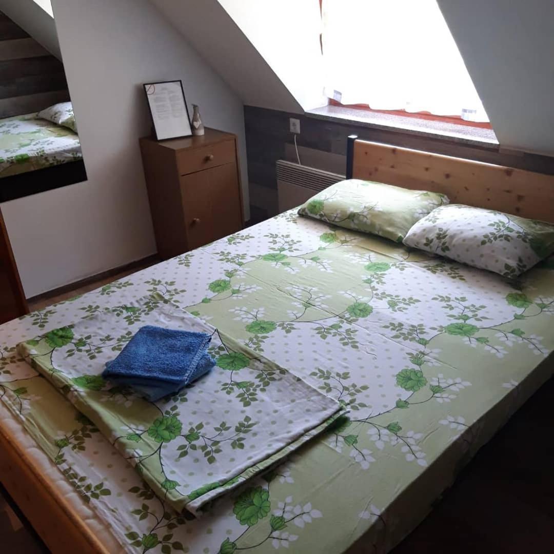 Sobe Sa Kupatilom Jajce Extérieur photo
