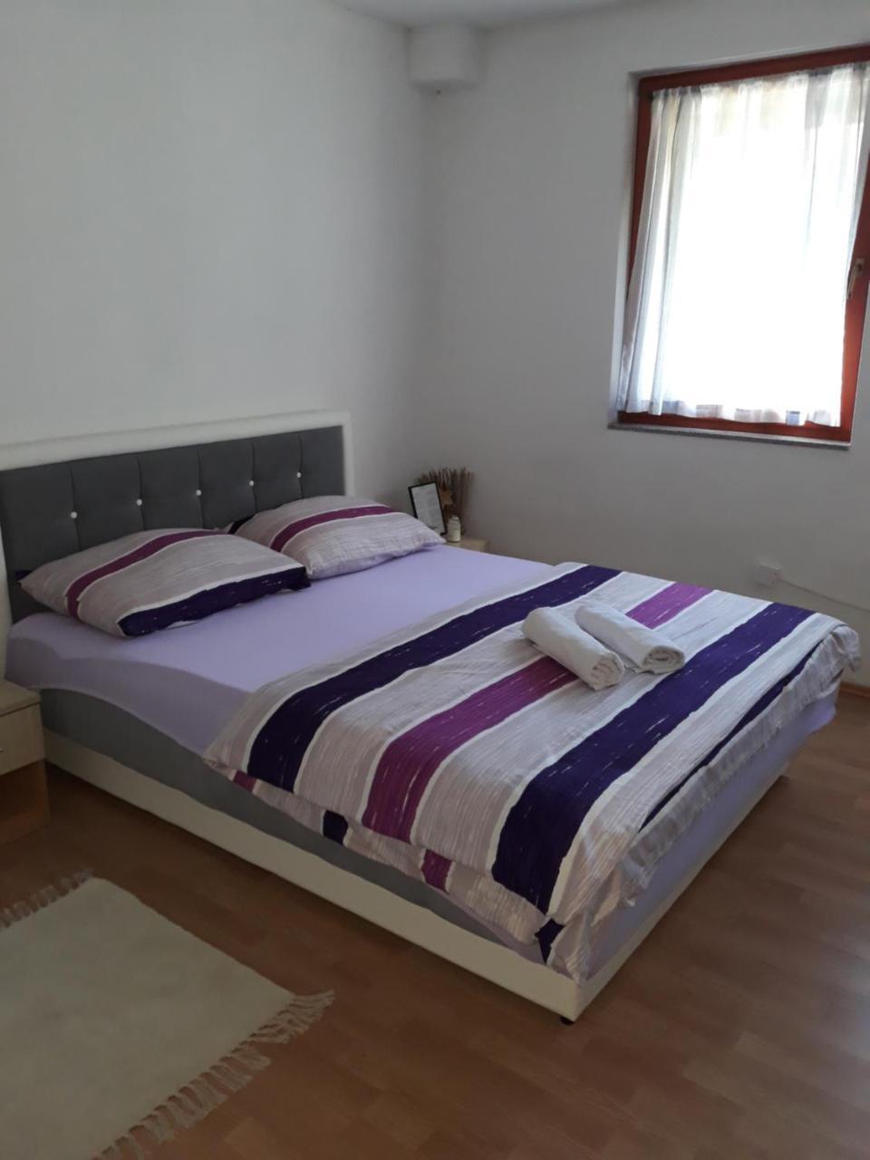 Sobe Sa Kupatilom Jajce Extérieur photo