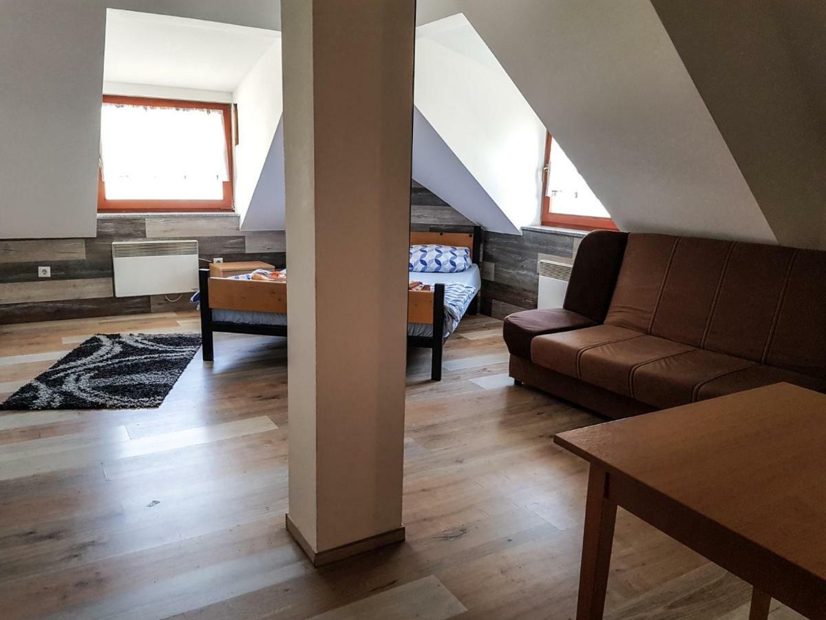 Sobe Sa Kupatilom Jajce Extérieur photo