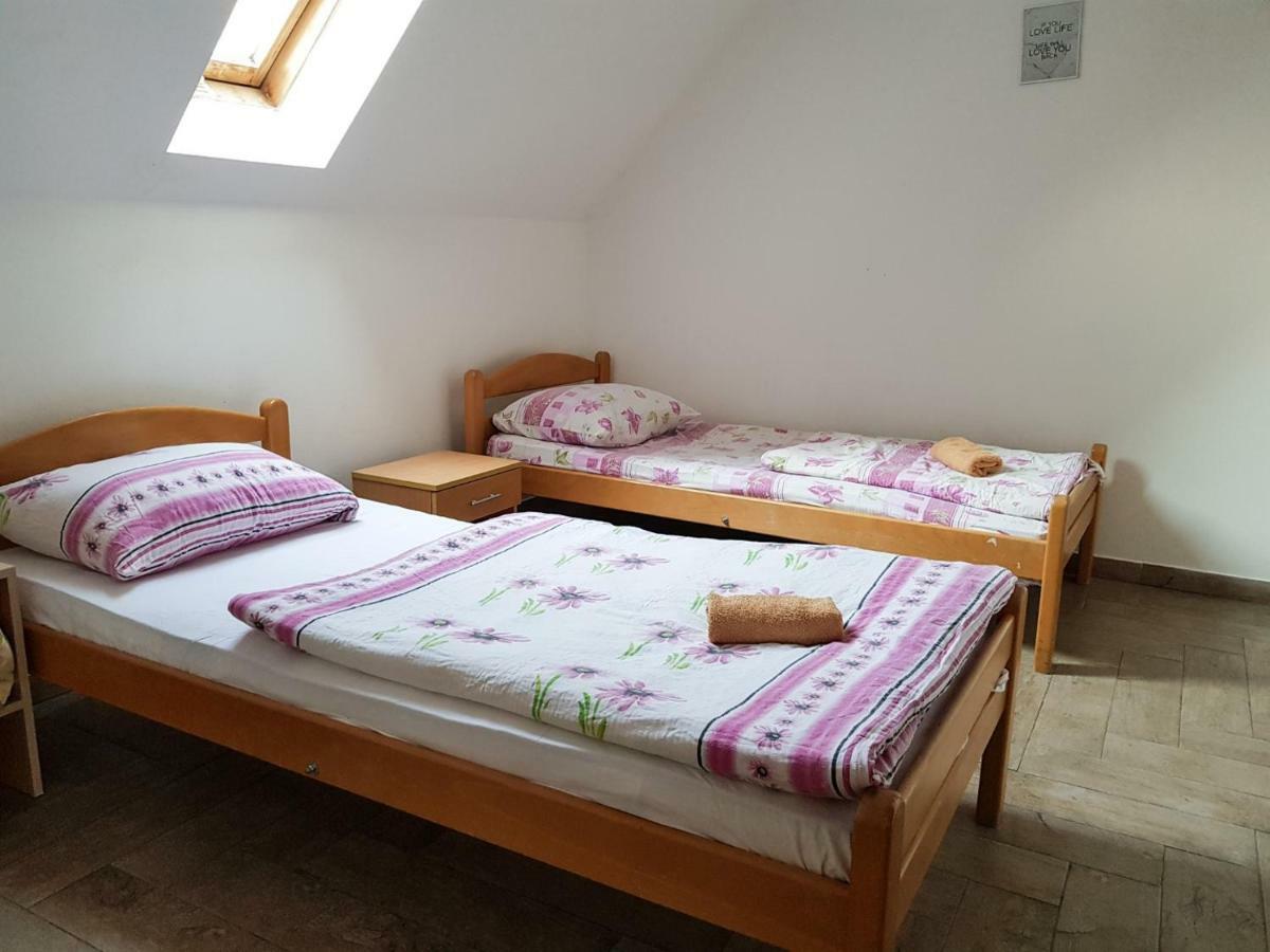 Sobe Sa Kupatilom Jajce Extérieur photo