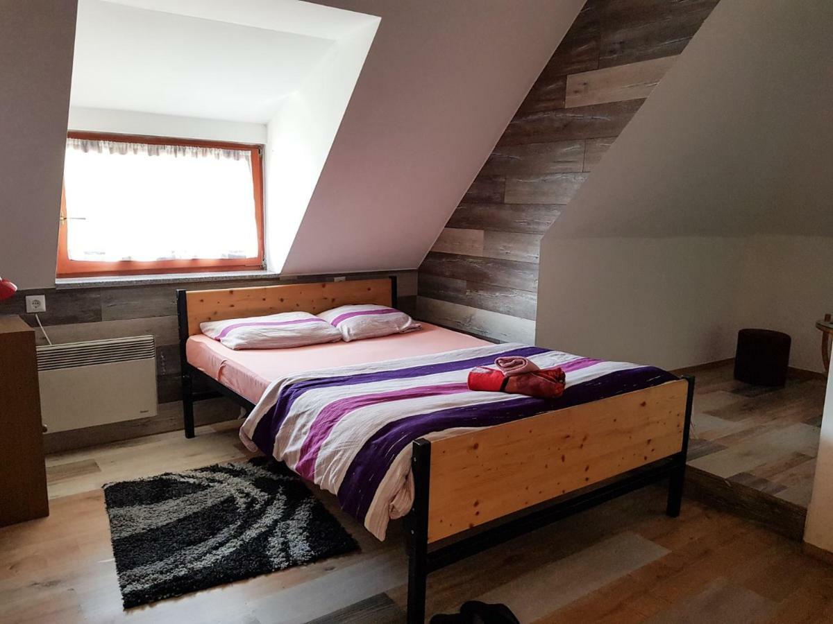 Sobe Sa Kupatilom Jajce Extérieur photo