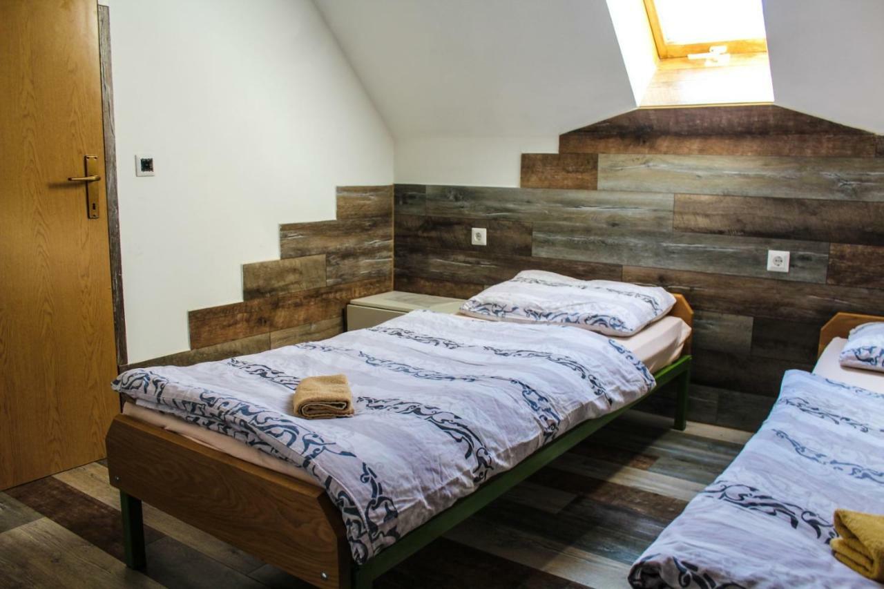 Sobe Sa Kupatilom Jajce Extérieur photo